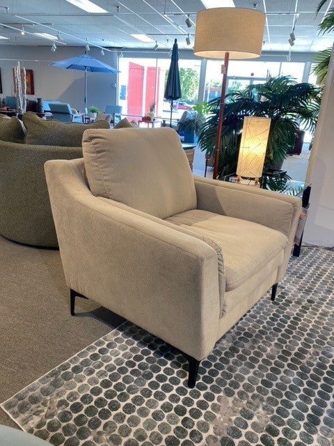 Balmoral Accent Chair In Torrey Cashmere