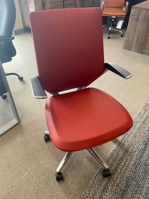 Flow Low back Desk Chair in Red