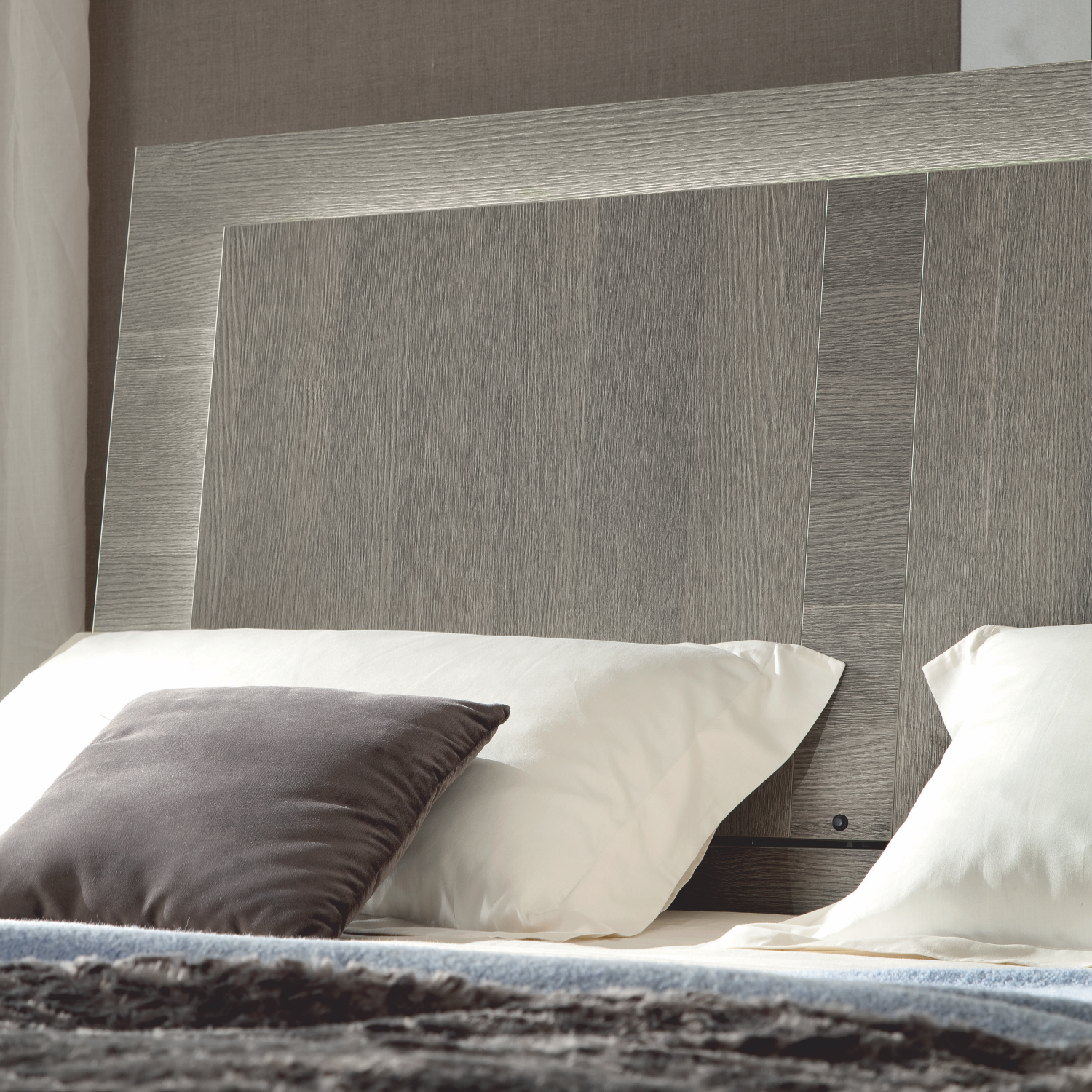 Tivoli Bed Close Up of Headboard