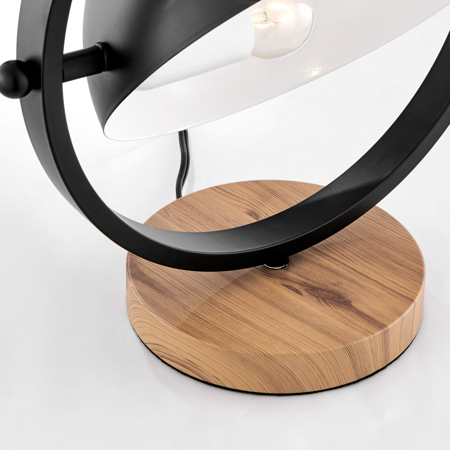 Wanda Desk Lamp Close Up of Wooden Base
