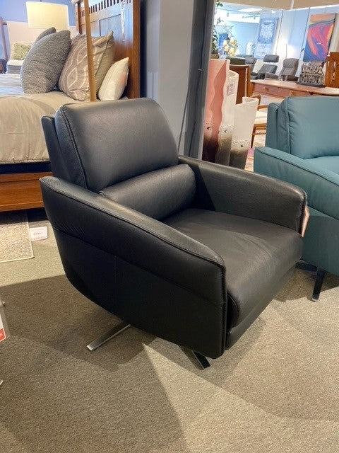 Aura Recliner Kohle in Black Leather & Stainless Steel