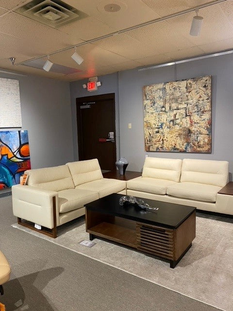 Brookes Sectional in Valencia Lace Leather