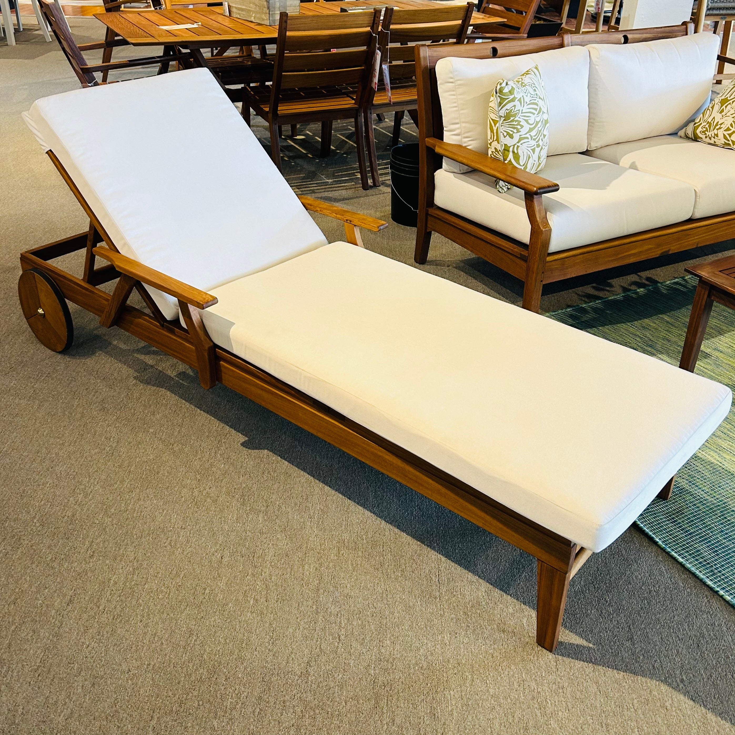 Opal Lounge Chaise w/ Cushion