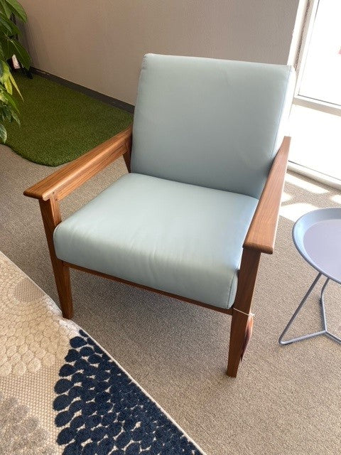 Jensen Tempo outdoor chair w cushions in Rain Drop Leather