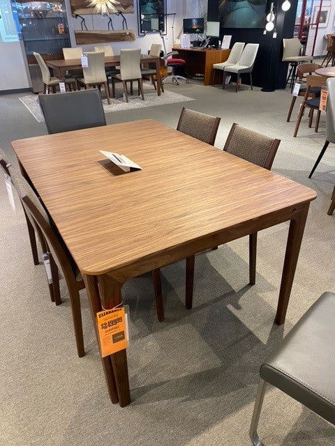 Skovby Dinning table 26 Walnut Oil